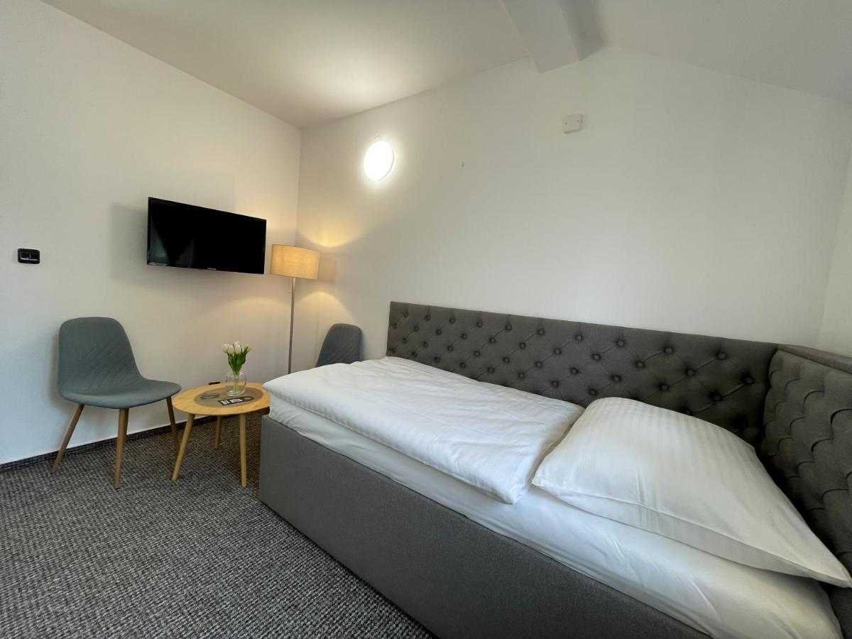 Hotel Colchi Uničov エクステリア 写真