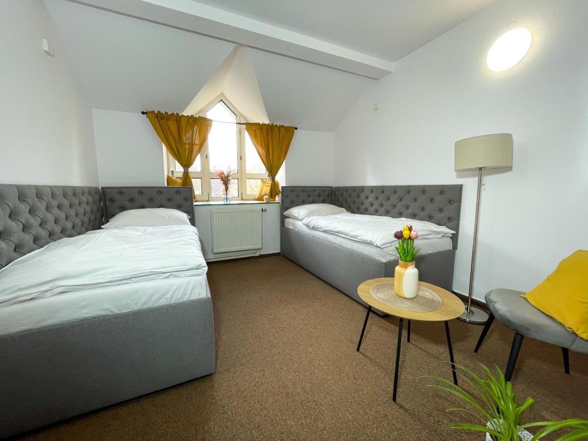 Hotel Colchi Uničov エクステリア 写真