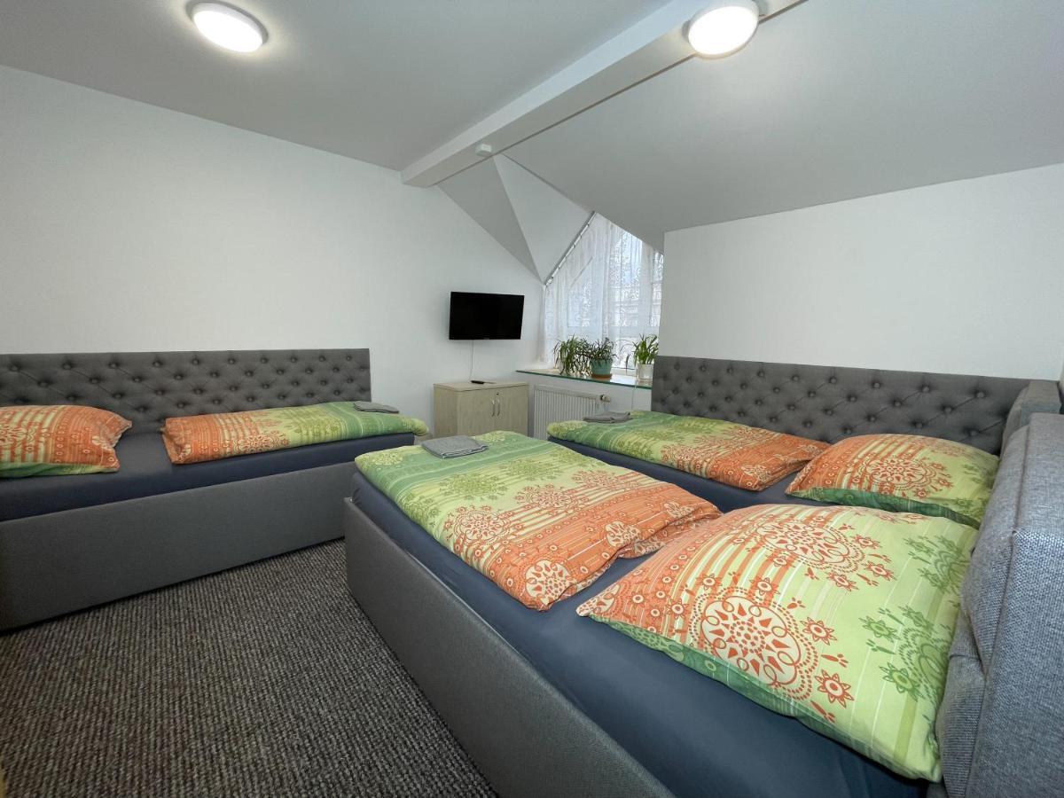 Hotel Colchi Uničov エクステリア 写真