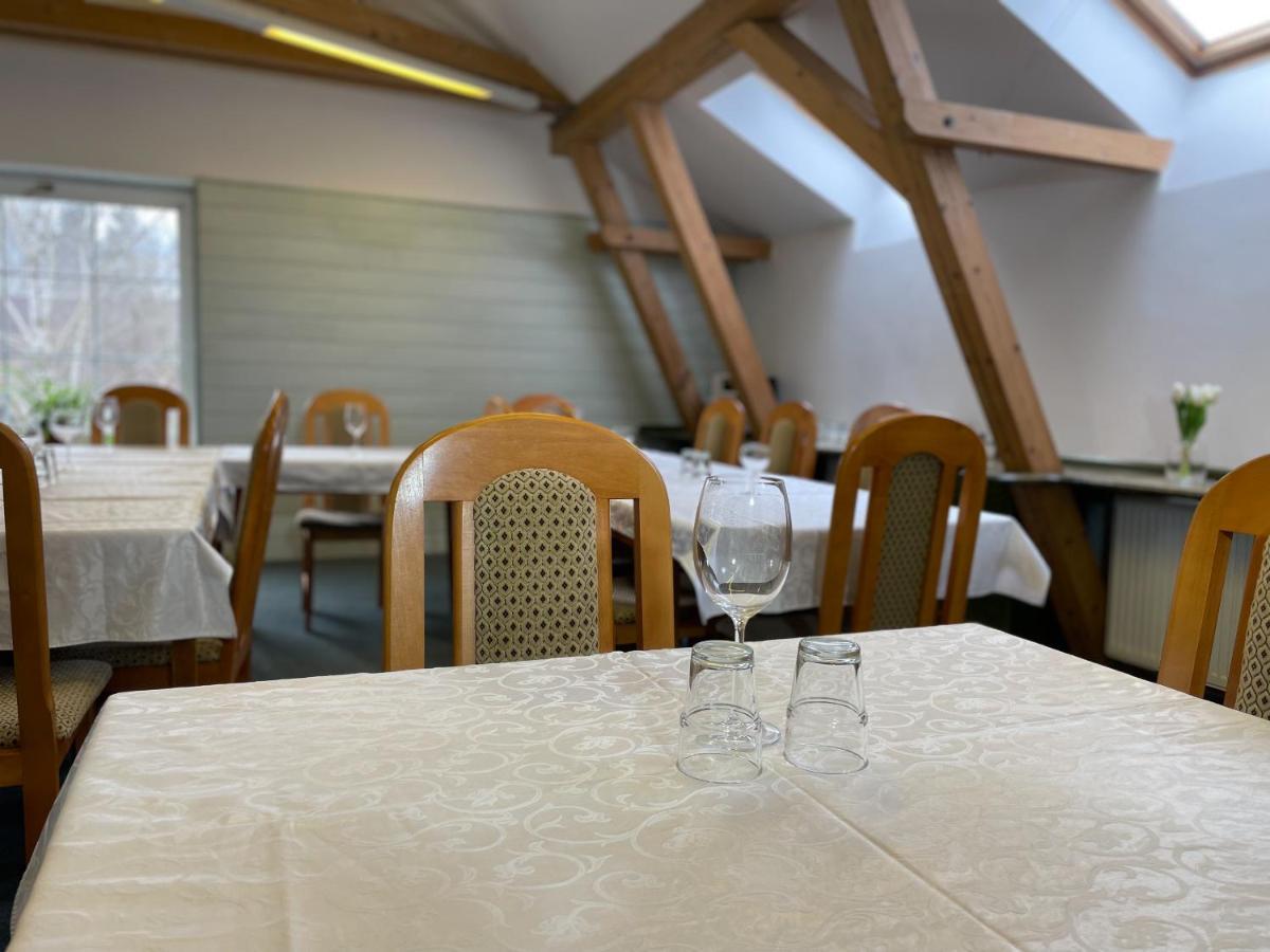 Hotel Colchi Uničov エクステリア 写真