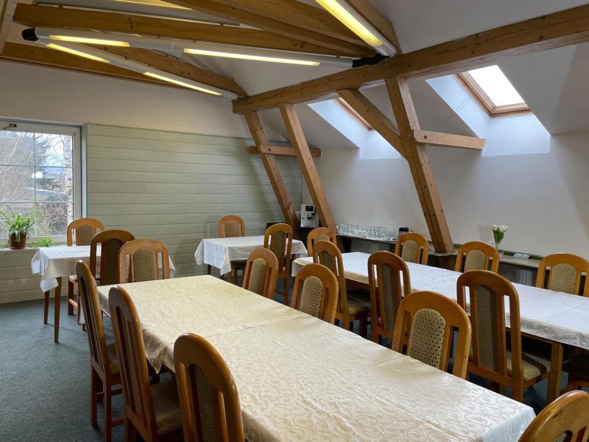 Hotel Colchi Uničov エクステリア 写真