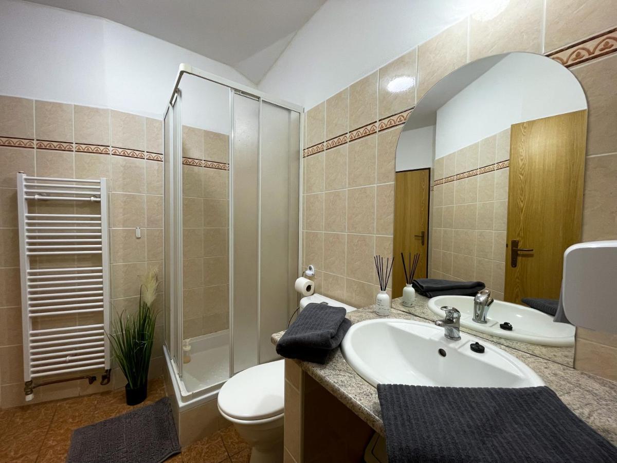 Hotel Colchi Uničov エクステリア 写真