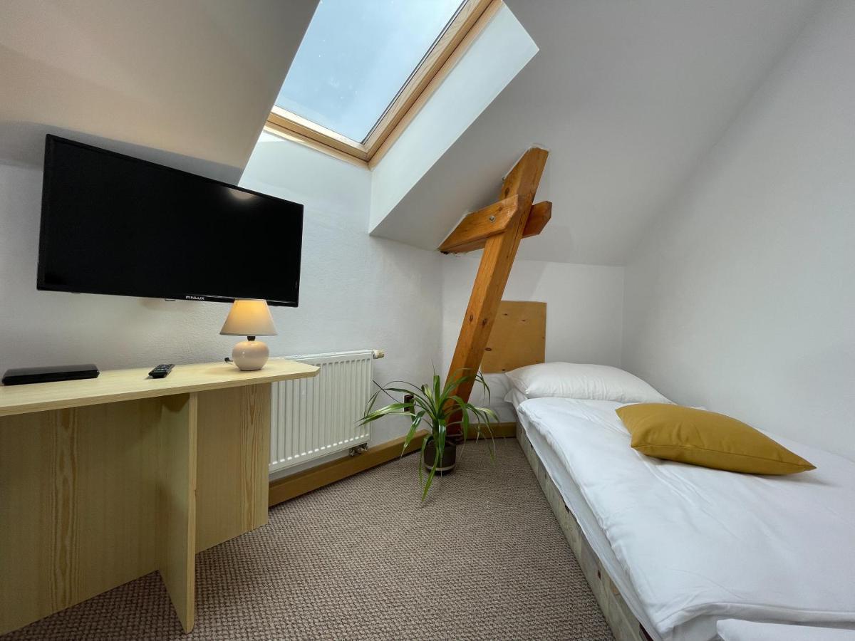 Hotel Colchi Uničov エクステリア 写真